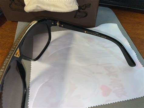 louis vuitton evidence z0105w real fake